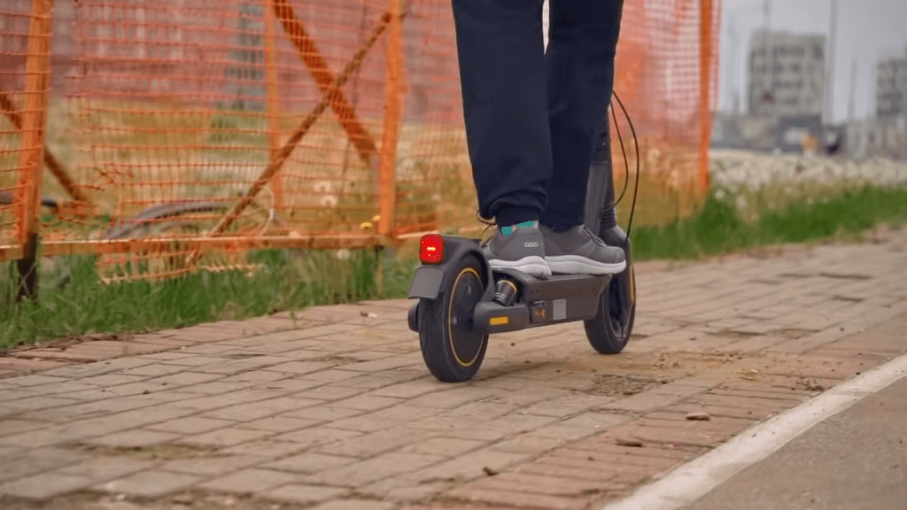 Особенности электросамоката Ninebot KickScooter E2
