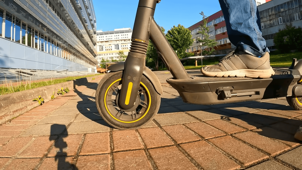 Особенности электросамоката Ninebot KickScooter E2