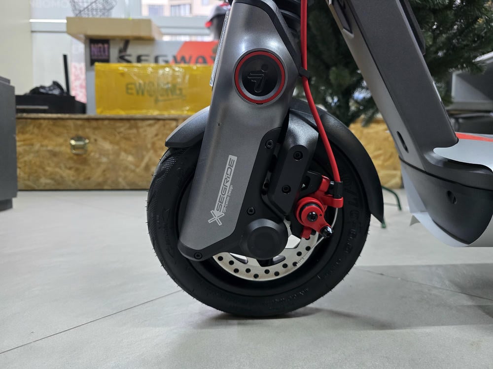 Ninebot eKickScooter F3 Pro (4).jpg