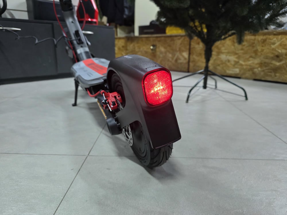 Ninebot eKickScooter F3 Pro (5).jpg